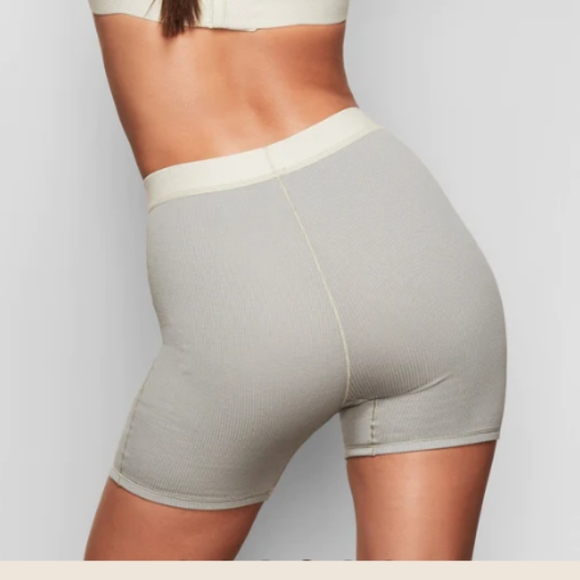 Skims cotton rib boxer - Picture 4 of 9
